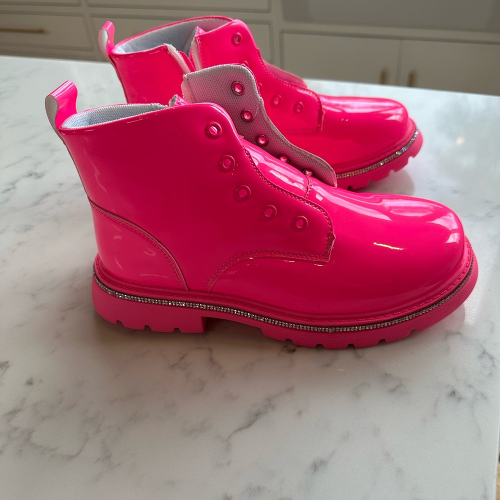 Lola the boys Hot pink booties
